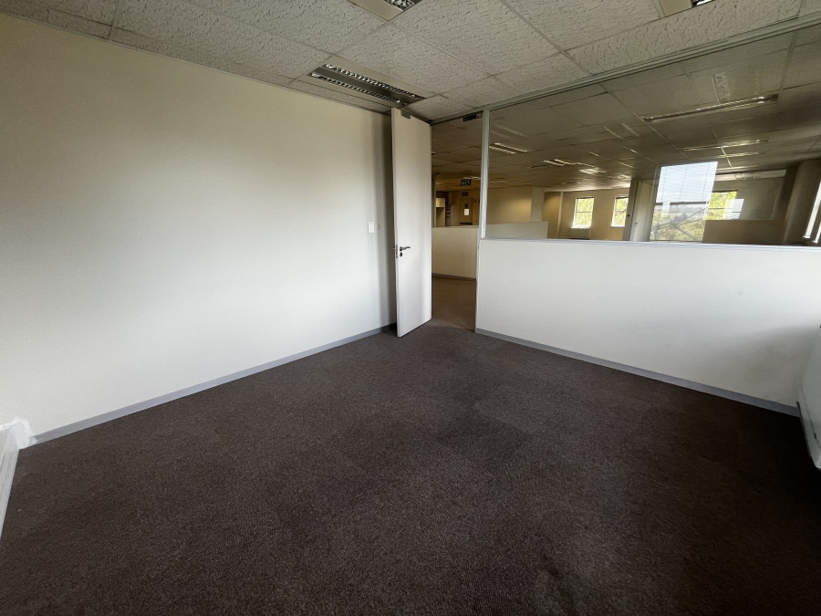 To Let commercial Property for Rent in Rosenpark Western Cape